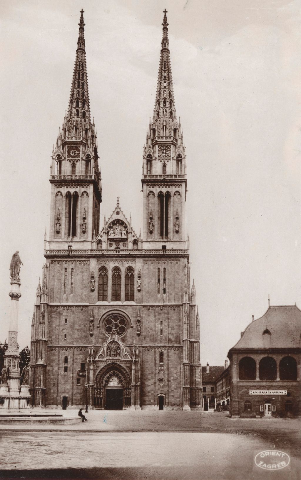 Katedrala, Kaptol oko 1930. godine